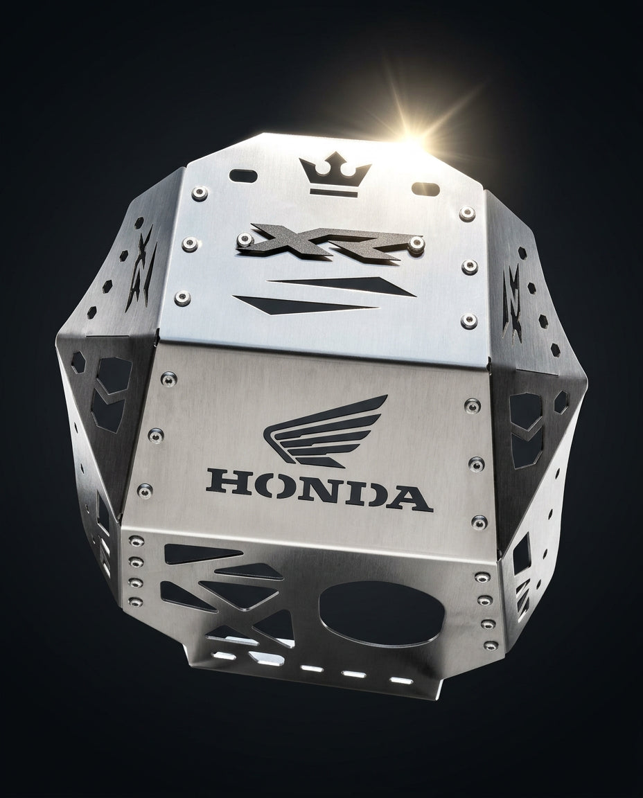 Cubremotor Honda XR150 cromado detalle acero inoxidable