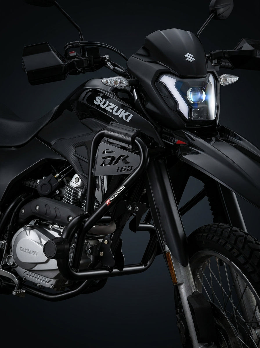 Defensa maciza DR160 - vista frontal montada en Suzuki DR160