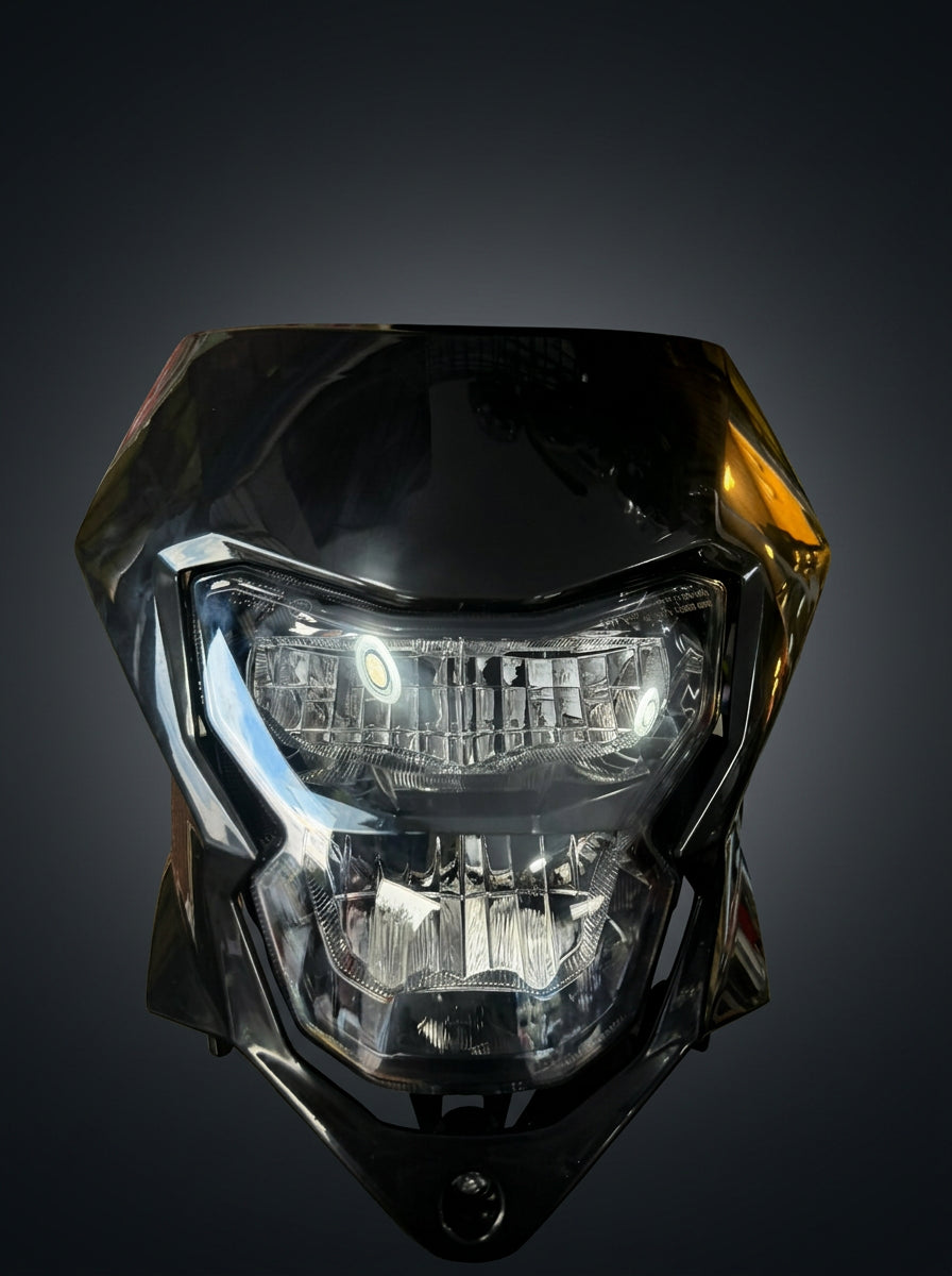 Farola XR190 2.0 completa con LED estilo enduro agresivo