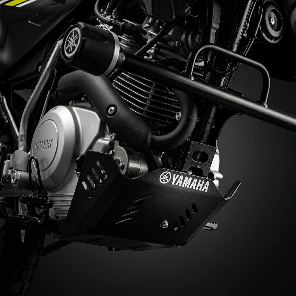 Pechera cubremotor XTZ125 XTZ150 instalada en Yamaha XTZ - protección de motor en acero negro